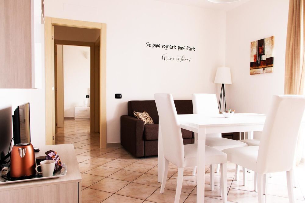 Hq Aparthotel Milano Inn - Smart Suites Cinisello Balsamo Εξωτερικό φωτογραφία